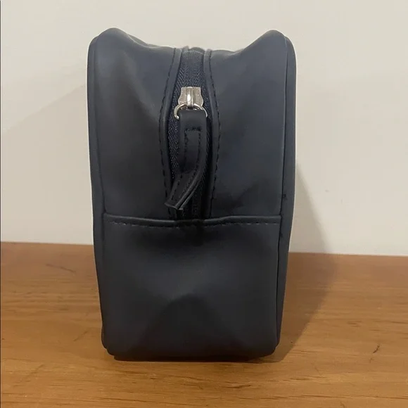💓Prada Men's Black Toiletry Bag with Red Stripe - Picture 3 of 11